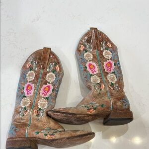 Floral Embroidered Western Boots